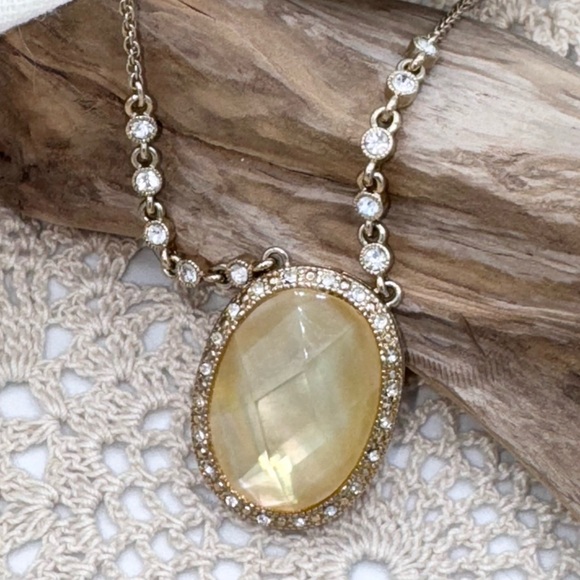 Vintage Signed Avon SP Golden Honey & Clear Crystal Pendant with Chain - Picture 1 of 5